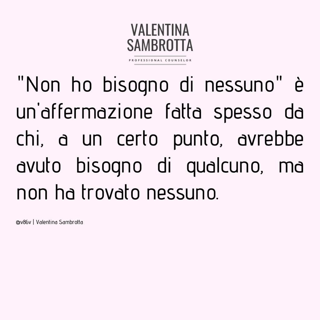 VSambrotta's tweet photo. Essere autonomi non significa essere sciolti dai legami. La società oggi spinge all’indipendenza e all’essere per se stessi. Portare avanti rapporti affettivi anche nei periodi difficili può essere considerato un impegno troppo oneroso. Ma quanto può farci bene! https://t.co/w9TXXlxiEj