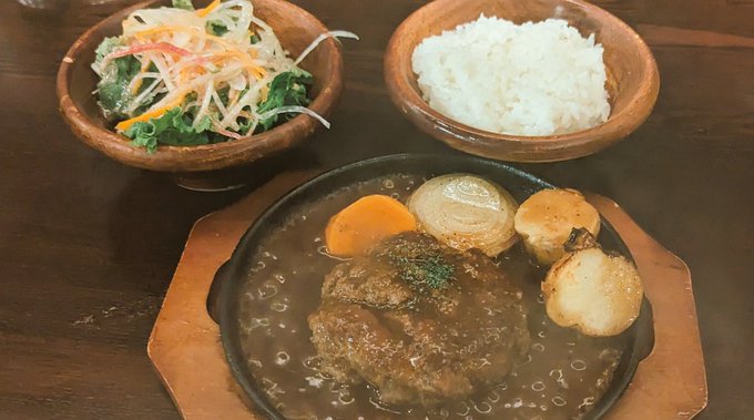 渋谷来たのであきちゃんが美味しいって言ってた石垣牛のまーさんのハンバーグ食べに来た すごいほろほろでうまし https://t.co/uzdlVaNR1Q<a href="/tag/%E3%82%B7%E3%83%A3%E3%83%8B%E3%83%9E%E3%82%B9%E8%81%96%E5%9C%B0%E5%B7%A1%E7%A4%BC"class="tags"><span>#シャニマス聖地巡礼</span></a>