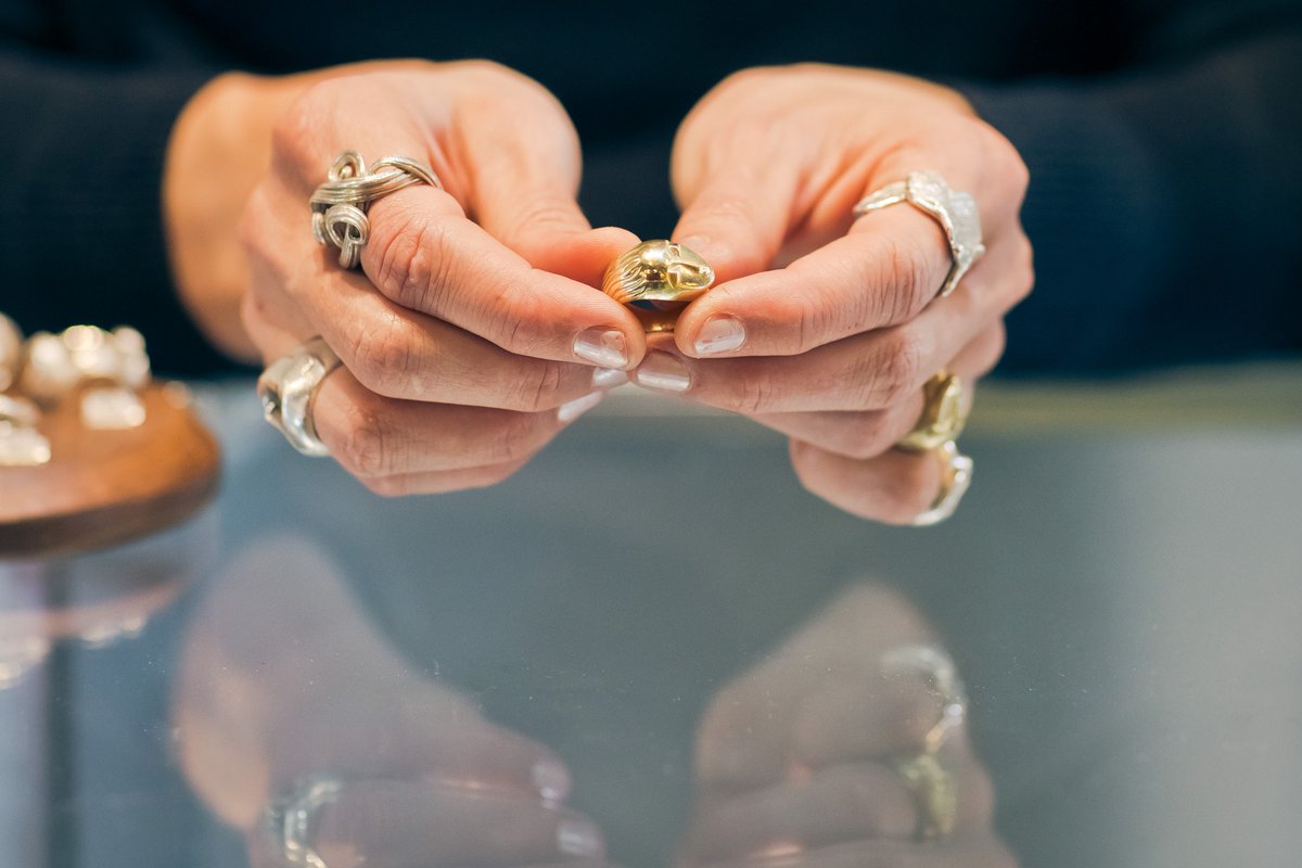 Goldsmiths' Fair - I am delighted to be exhbiting during week 1.
#repost <a href="/goldsmithsfair/">Goldsmiths' Fair</a>  Have you got your tickets for Goldsmiths' Fair 2023?

Week One: 26 September to 1 October
Week Two: 3 to 8 October 2023

For more than four decades, Goldsmiths’ Fair has brought together a s