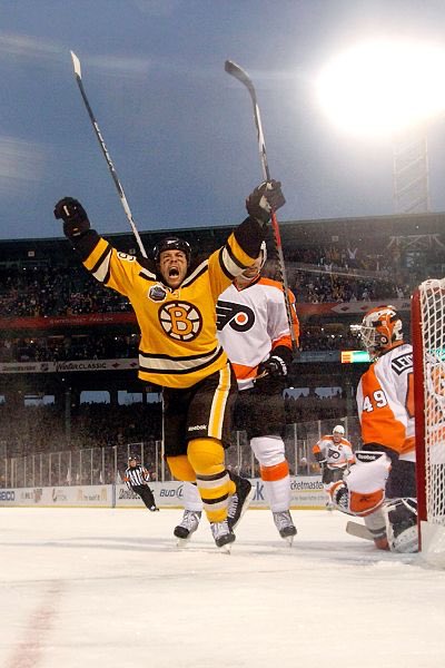 HvSAB's tweet photo. @NHLBruins @rapid7 Great selection but Kessel over the „Goal Face“ Marco Sturm??? https://t.co/di8XNkbTBp