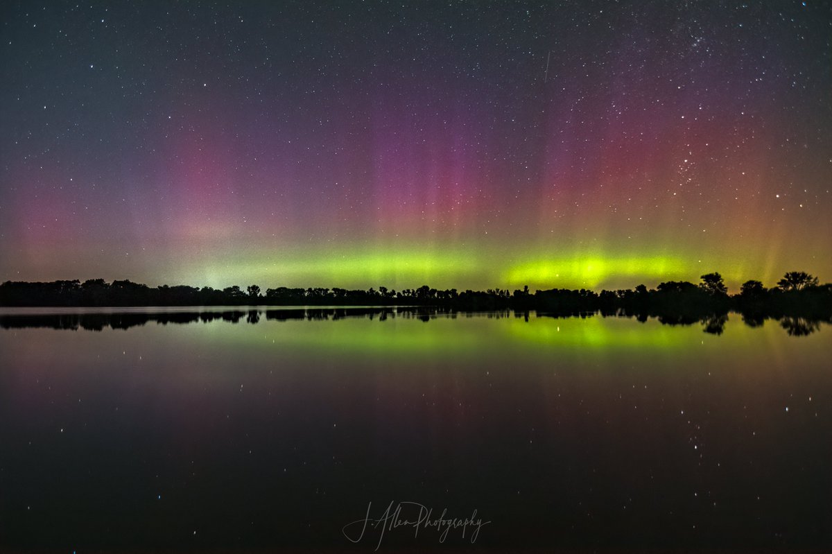 J. Allen Photography (@jallenphotogra1) on Twitter photo Some of my favorite shots from last night's northern lights show here in rural Jackson MN. It was short lived, about a half hour, but well woth going out for😊 #northernlights #nightsky #Astrophotography <a href="/mark_tarello/">Mark Tarello</a> <a href="/NWSSiouxFalls/">NWS Sioux Falls</a> <a href="/BelindaKARE11/">Belinda Jensen</a> <a href="/CodyMatzFox9/">Cody Matz</a> @KeithMarlerFox9 Some of my favorite shots from last night's northern lights show here in rural Jackson MN. It was short lived, about a half hour, but well woth going out for😊 #northernlights #nightsky #Astrophotography <a href="/mark_tarello/">Mark Tarello</a> <a href="/NWSSiouxFalls/">NWS Sioux Falls</a> <a href="/BelindaKARE11/">Belinda Jensen</a> <a href="/CodyMatzFox9/">Cody Matz</a> @KeithMarlerFox9
