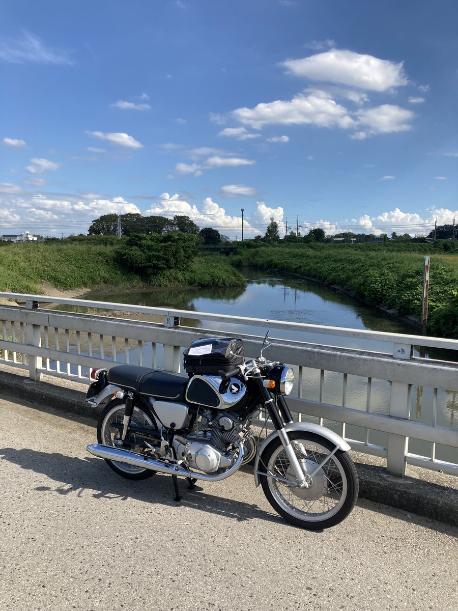 オイル交換と洗車とチェーン掃除。
#cbm72