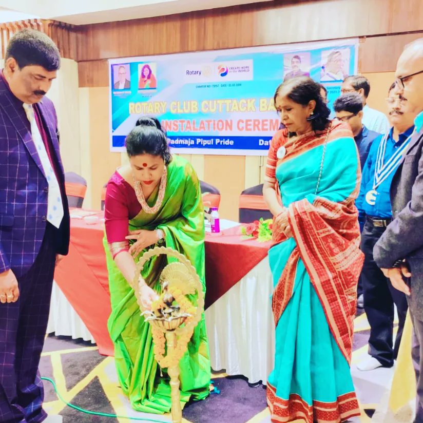 rosalinpatsani's tweet photo. So happy &amp; privileged to be the Chief Guest for the Installation Ceremony of Rotary Club Cuttack Barabati. Many thanks to all the members for the invitation &amp; warm gesture. 🙏 #womenleader #womenpower #parichayfoundation #empoweringwomenempoweringsociery #gratitude #rotarians https://t.co/2qgWTw2CQd