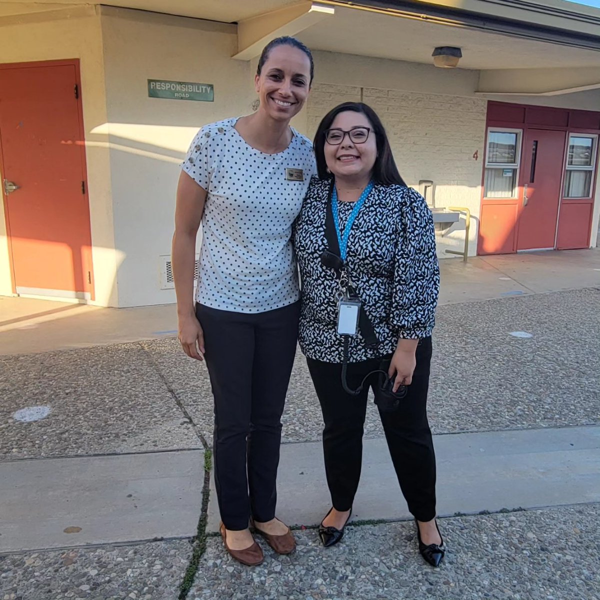 Thank you to our Rose Avenue Support Staff, District Office Administrators, IT Department  and Trustee Gonzales for supporting our 2023 Back to School Night! <a href="/OxnardSD/">OxnardSD</a>