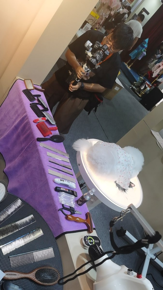 TOEX106908's tweet image. 🥰Dear Friends,
Thank you for your enthusiasm and support for KISSGROOMING at this Guangzhou Pet Expo. The event is over, looking forward to seeing you next time
#kissgrooming #pets #petactivities #Cat  #catactivities #petproducts #pettools #petcombs #petbathtub