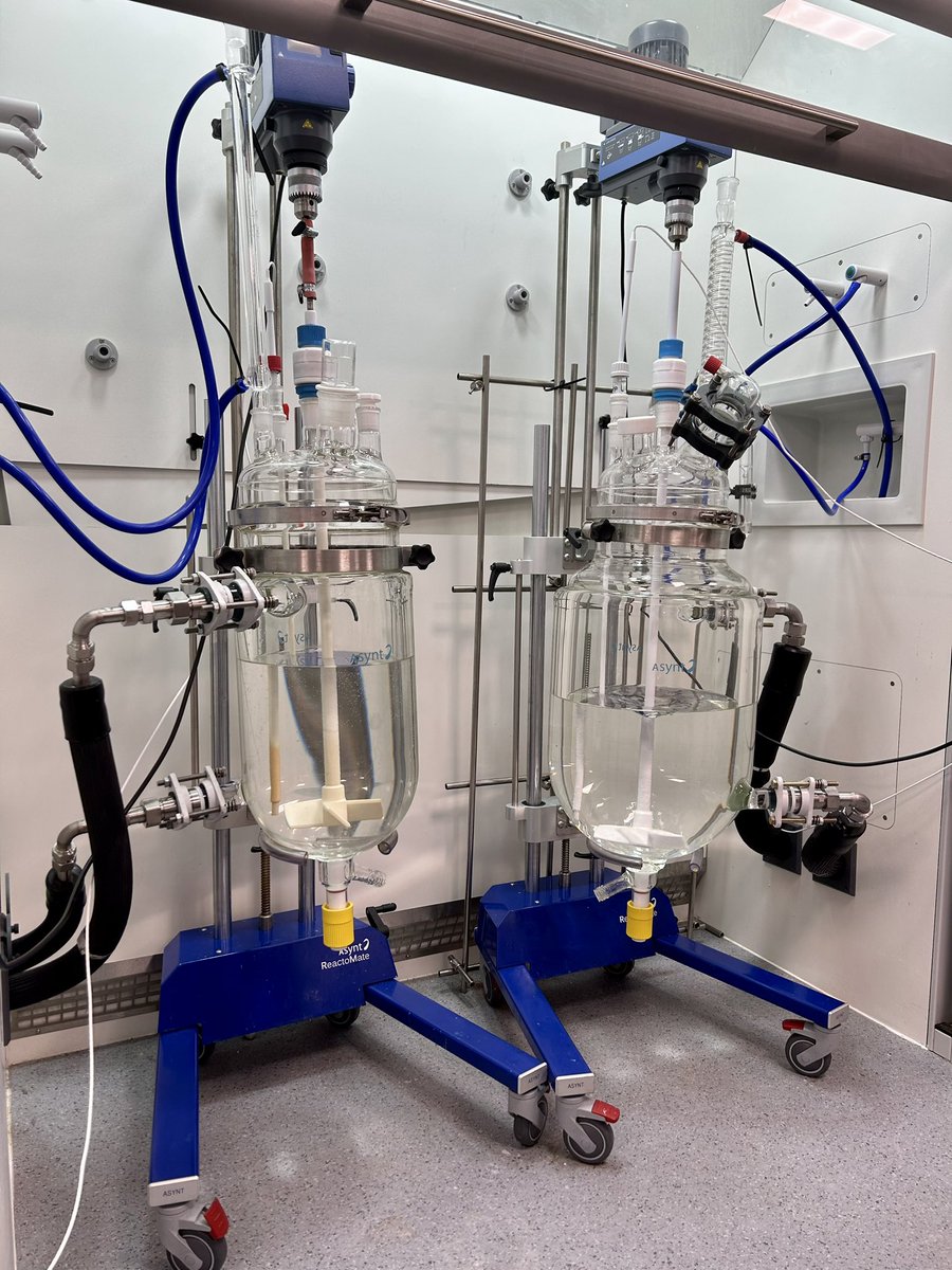 Stand and deliver. 

@Asynt offers complete solutions for your scale up requirements with ReactoMate. 

The ATOM support stand provides a compact footprint and easy lifting mechanism for reactors up to 30L.

#processchemistry #scaleup #CRM #CDMO