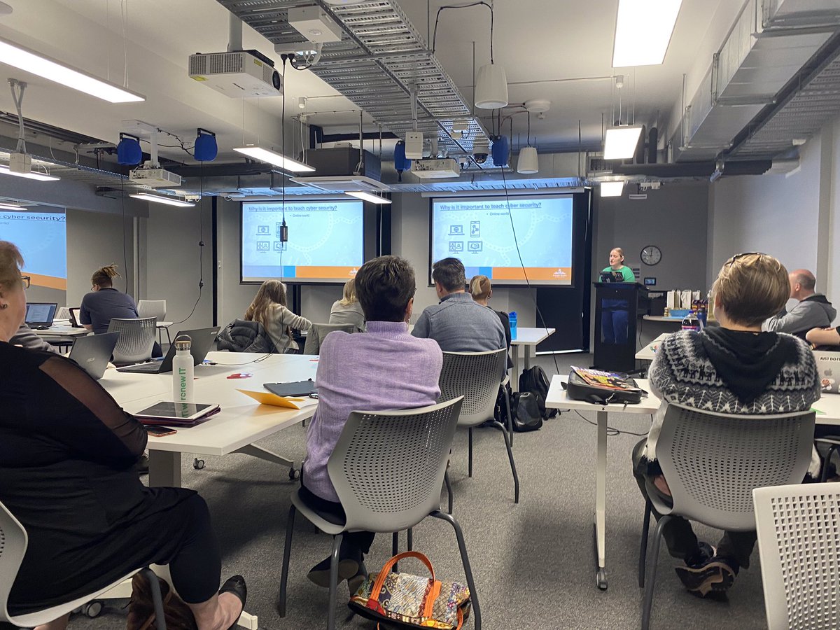 Miss_Z_George's tweet photo. Last week I had the opportunity to present a workshop on Teaching #Cyber in a Collaborative Classroom at the WA #Google Educators Conference!
It was amazing to watch everyone excitedly engaged in critically analysing &amp; solving cyber problems. The buzz in the room was electrifying https://t.co/BtJ9v6JjBY