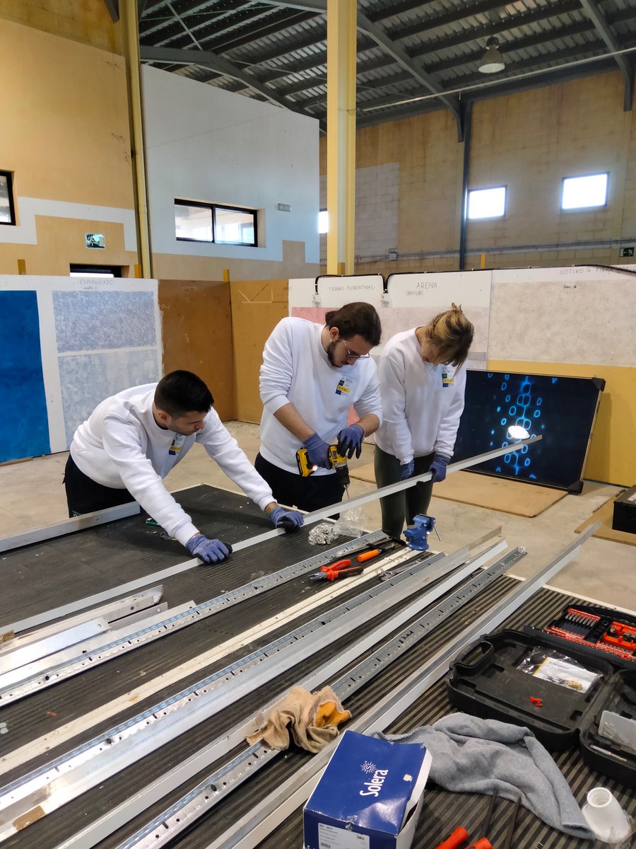 vdsevilla's tweet image. #SIPE, #Emprendejoven y #PROEMPLEATE de la @DIPUSEVI  logran más de 200 inserciones laborales y la creación de 47 proyectos empresariales
lc.cx/_77At_