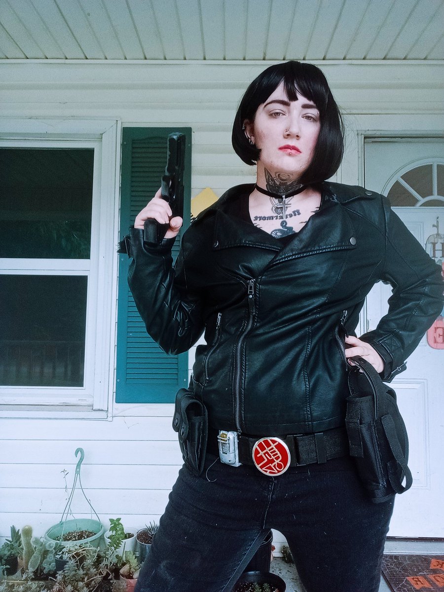MultifandomCos1's tweet photo. #elizabethsherman #lizsherman #hellboy #hellboy2thegoldenarmy #hellboy2 #cosplay https://t.co/2WaetwXLja