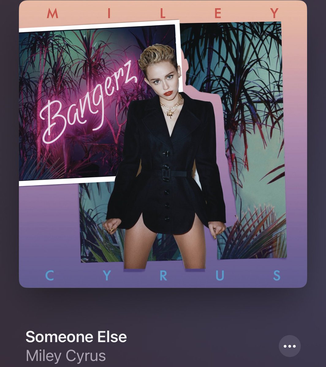 spicebae_'s tweet photo. Miley Cyrus really poured her soul into the Bangerz album 🥺 https://t.co/cqJzvC7Roy