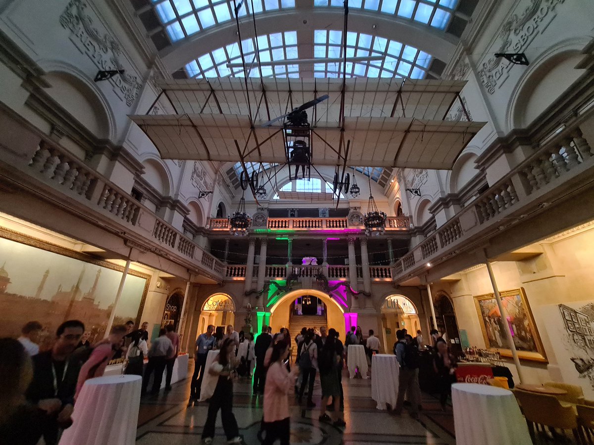 MarkBuckingChem's tweet photo. Got swept up in the conference and forgot to take pictures but fabulous time at @RSCElectrochem #Electrochem2023. Gave my own talk on high entropy materials for catalysis, chaired a session on batteries and supercapacitors, and even chaired a panel discussion on careers. https://t.co/2NCndzrE5p