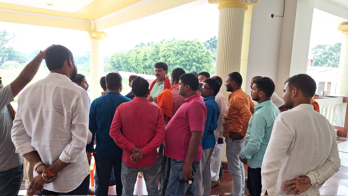 AjaySinghMLA's tweet photo. #हर्रैया_जनता_दर्शन
आज विधानसभा स्थित अपने आवास पर सम्मानित क्षेत्रवासियों से शिष्टाचार भेंट की और उनकी समस्याओं को सुनकर सम्बंधित अधिकारियों को निर्देशित किया ||
#9YearsOfModi https://t.co/UYbj2JFPVu