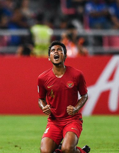 FaktaSepakbola's tweet photo. 🇮🇩✅ 𝐑𝐄𝐒𝐌𝐈: Zulfiandi memutuskan untuk berhenti sementara dari dunia sepak bola.

Alasan Zulfiandi vakum adalah ingin merawat Ibu tercinta-nya yang sedang sakit. 

Zulfiandi mendapat tawaran dari klub Liga 1 &amp; 2, namun Zulfiandi memlih untuk vakum.

Doa terbaik untukmu!❤️ https://t.co/ESBUDmvpjt