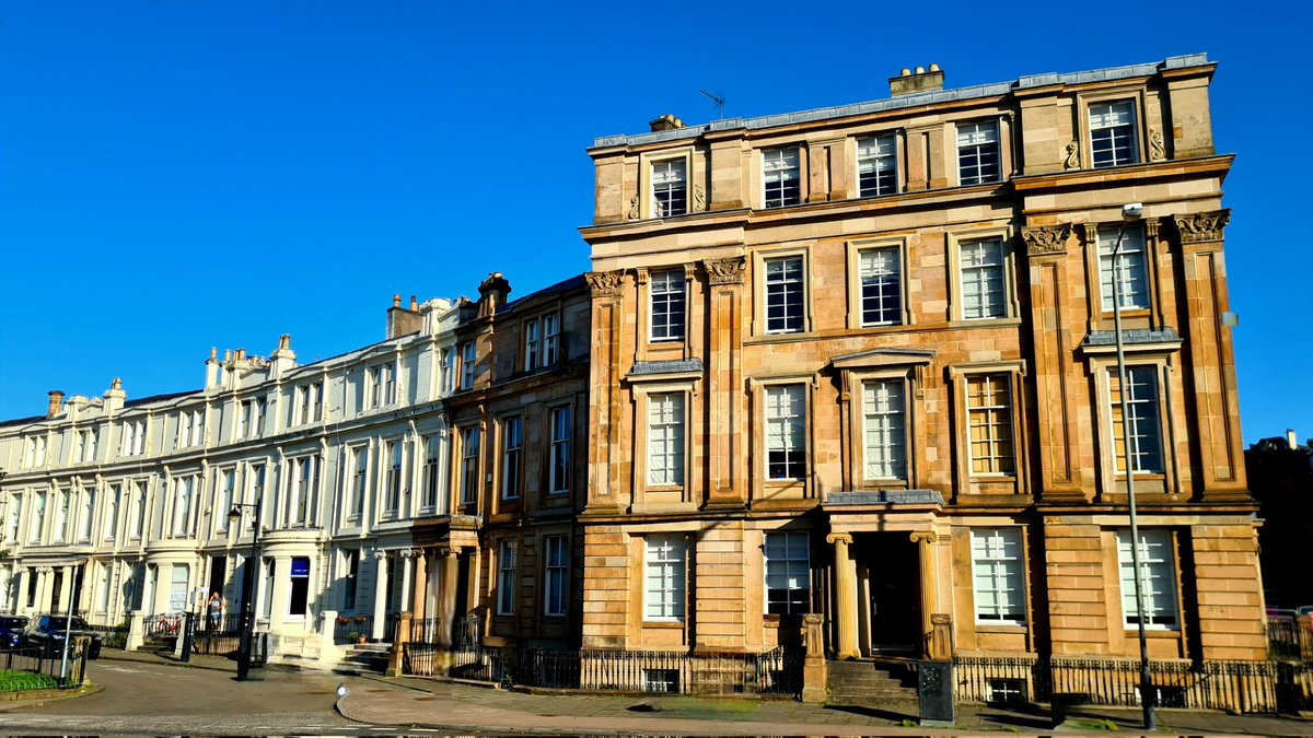 is_glasgow's tweet photo. Royal Terrace in Glasgow. Designed by Alexanser Taylor and built in the 1830s and 40s, this is a beautiful curved classical Georgian terrace in the west end of the City
#glasgow #georgian #architecture #glasgowbuildings #glasgowarchitecture #royalterrace #georgianarchitecture https://t.co/ABTBEbmOux