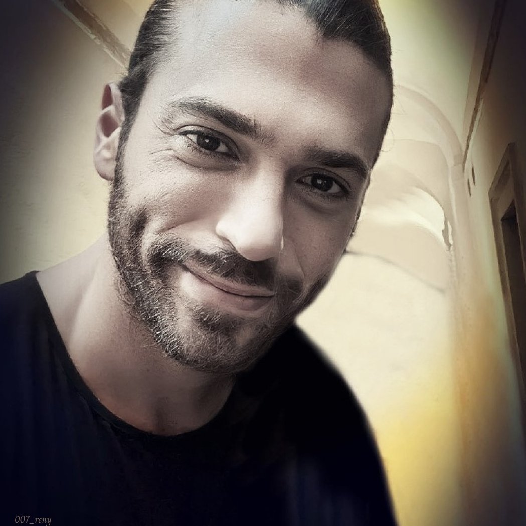 ⚠️He deserves to be happy..he deserves to live a life he will be excited about. No one should forget that⚠️

Have a nice Wednesday♥️🌸
#CanYaman