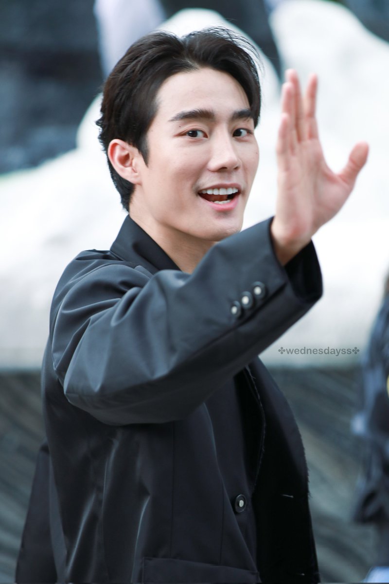 sswednesdayss's tweet photo. ตะเอ๋ สุดหล่ออออ

@fforcejs  #fforce_
#FirsterxForce 
#WednesdayssdotJPEG
[09092023] https://t.co/x9H0A4Oyxe