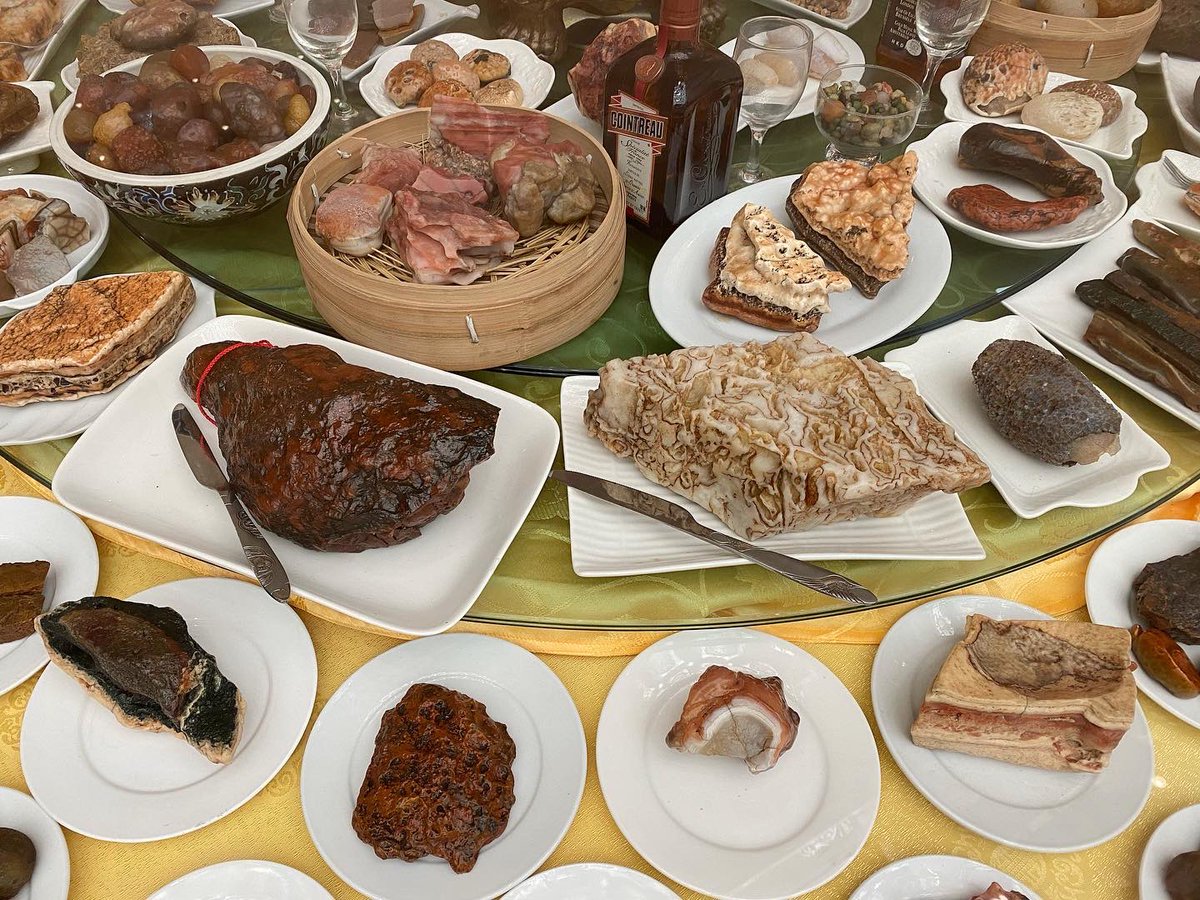 fuchsiadunlop's tweet image. I’d always wanted to see one of these in real life: an incredible Chinese ‘banquet’ composed of natural stones that resemble food! I had seen the occasional photograph of similar banquets, but this was better than any of them. What a feast!
