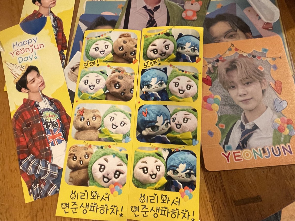 서면 카페 모멘트🎂
세트메뉴가 맘에들구 4컷촬영이 가능해서 인형들이랑 촬영하는 재미도👍 큰화면으로 연준직캠볼수 있어서 더욱더 좋은시간 보낼수있었어욥🎂

 #모아_이리와서_연준생파하자