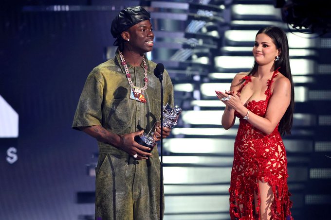 instablog9ja's tweet photo. Rema Beats Davido, Burna Boy, Wizkid To Emerge First Winner Of Best Afrobeats Award https://t.co/pJUsq6anSa