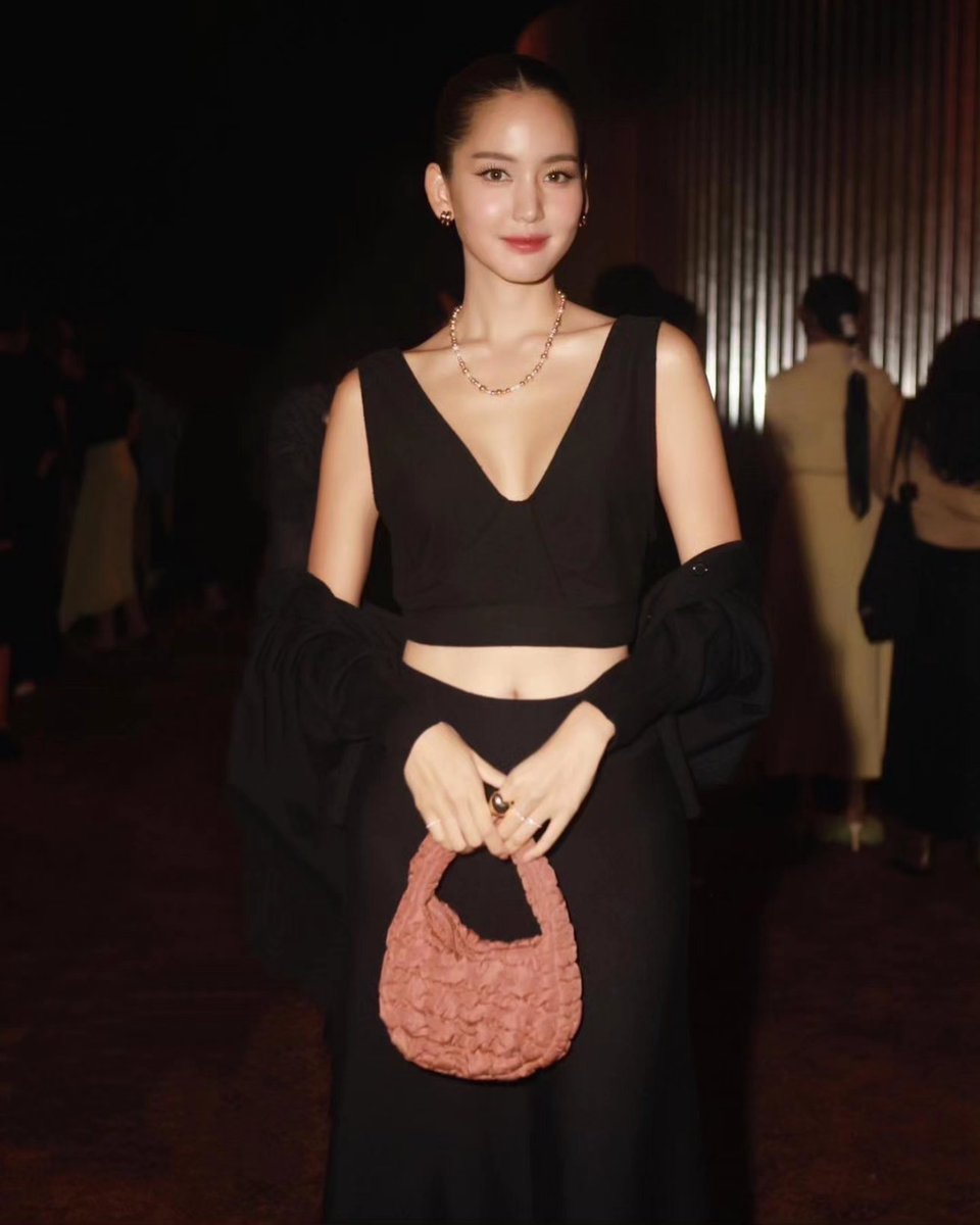 BOW_MUSEUM's tweet photo. So glad I’m here at COS AW32 Fashion Show in NYC 

@cosstores
#COSThailand #COSAW23
#CosxBowMaylada #NYFW
#โบว์เมลดา #bow_maylada #lekteeradetch https://t.co/45FazqYyTF