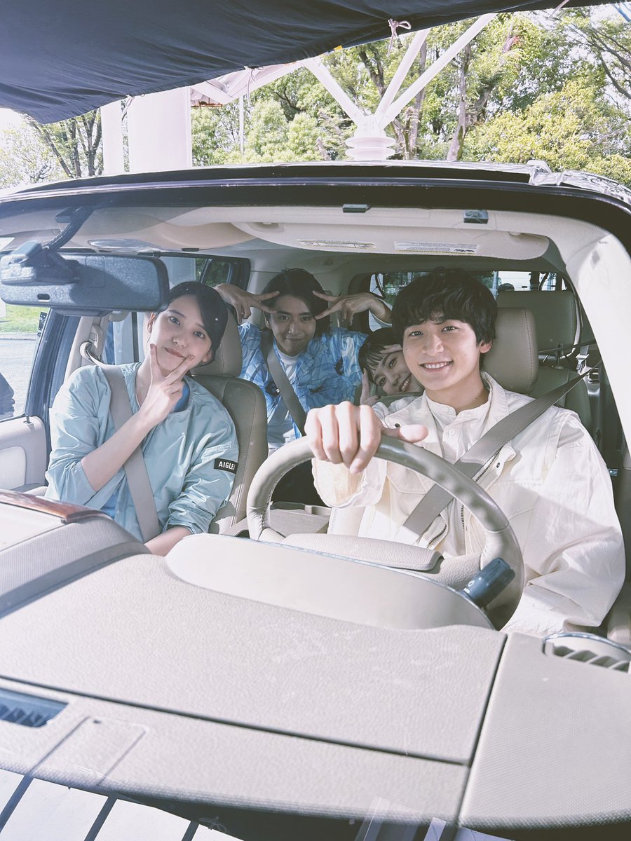yutakoseki's tweet photo. 🚐🚐🚐

U-NEXTにて全話配信！
#賭けからはじまるサヨナラの恋 https://t.co/ukLrSdgjHX