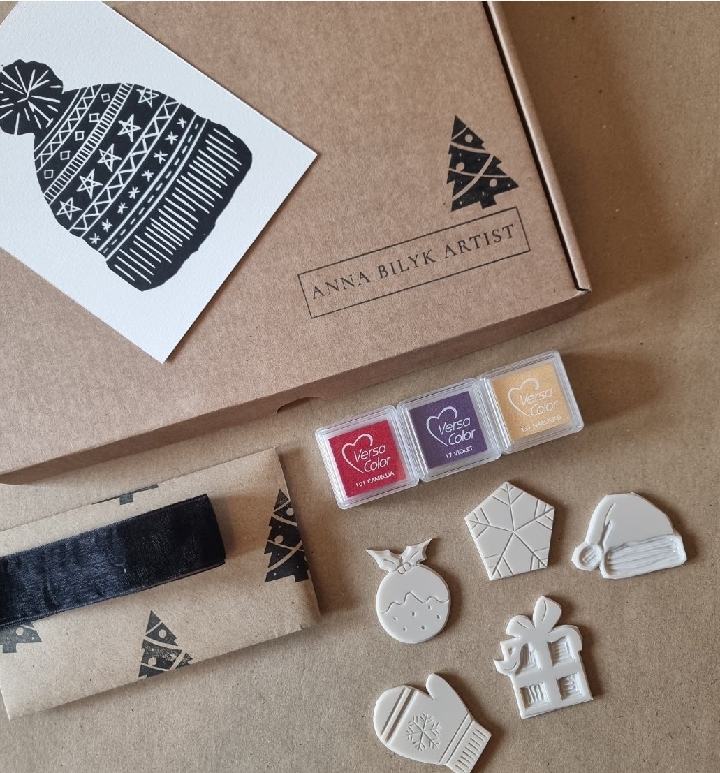 Good Morning #earlybiz my Christmas craft boxes are starting to go !!! You can buy collections of stamps or kits which include Ink - perfect for stocking fillers or Christmas crafts 🎄🎅
thebritishcrafthouse.co.uk/product/christ…
#shopindie #ukgiftam #UKGiftHour #rubberstamps #stamps #crafting