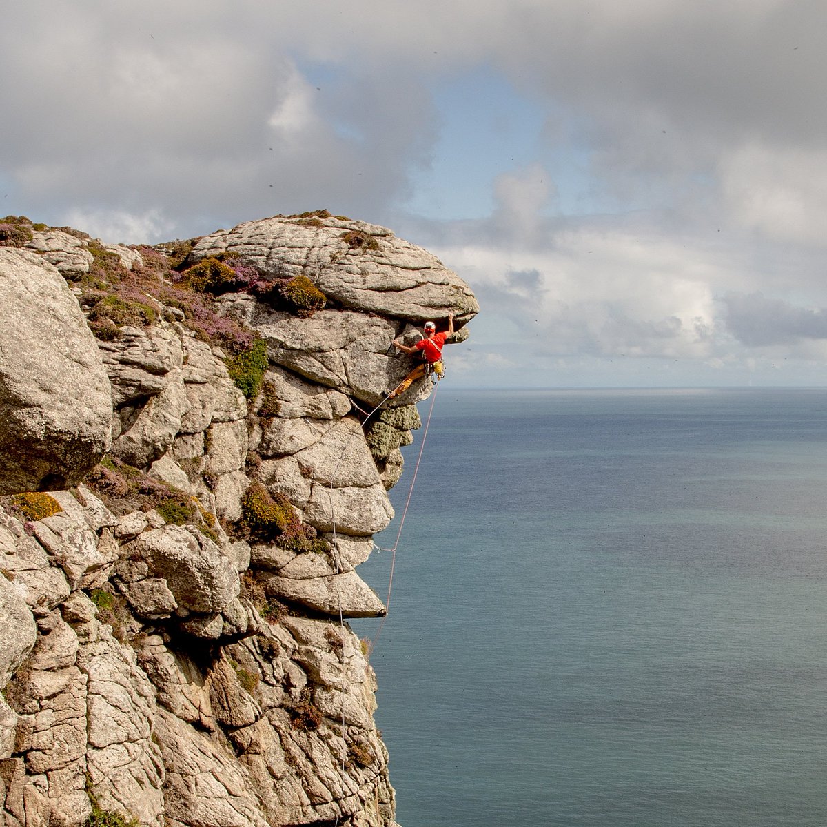 Climbing on Lundy non-sight. Mega
#ClimbingBlind