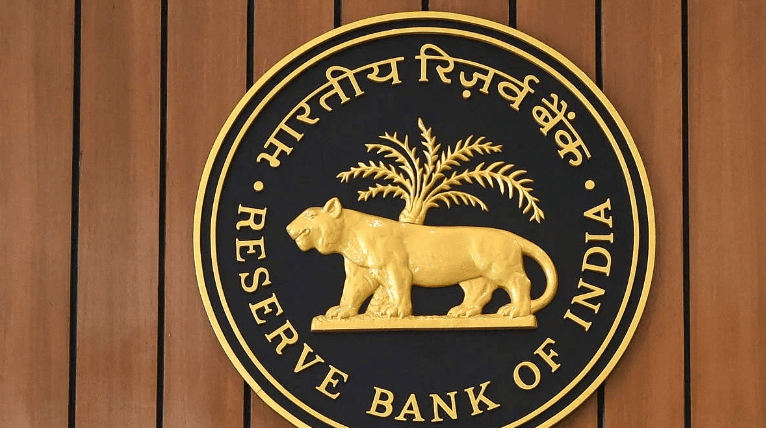 இனி கவலையில்லை! கடன் செலுத்திய 30 நாட்களில் அடமானப் பத்திரம் கைக்கு வரும்: ஆர்பிஐ அதிரடி | SAVUKKU MEDIA |

savukkuonline.com/news/Original-…

#savukkumedia #RBI #ReserveBankOfIndia #IndianEconomy #MonetaryPolicy #CentralBank #BankingRegulation #savukkunews