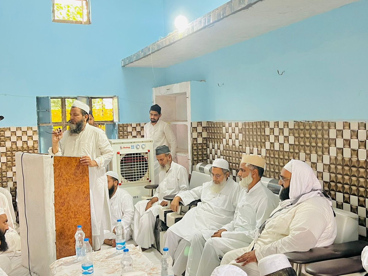 हज़रत मौलाना सैयद महमूद मदनी साहब अध्यक्ष जमियत उलमा ए हिन्द , मोलाना मुफ़्ती तैयब क़ासमी डायरेक्टर जामिया हज़रत फ़ातिमा आलमपुर, मोलाना अब्दुर रहीम साहब रायपुरी