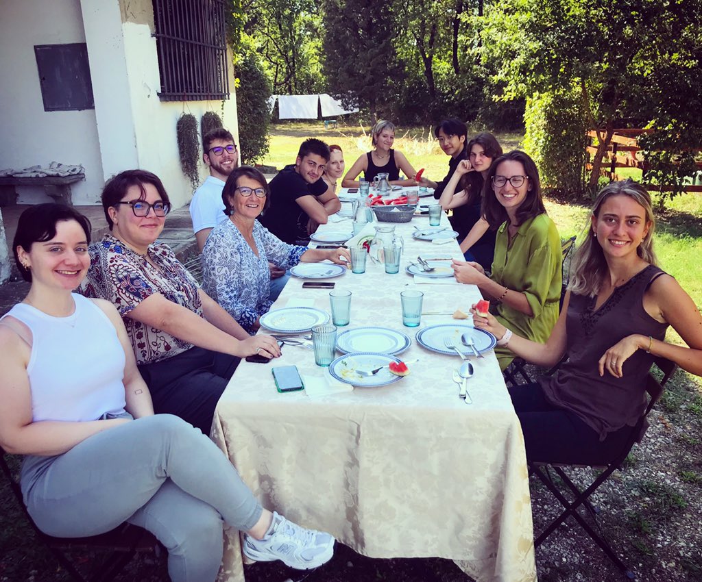 Welcome to our Fall 2023 semester @sienaschool & @sienaart international students, coming from Greece, S.Korea, and the US, including participants from @BrandeisU @swarthmore and @Yale . Benvenuti in Italia! 🇮🇹 #Tuscany #Siena #Italy @swatabroad @BrandeisAbroad @YaleGlobal
