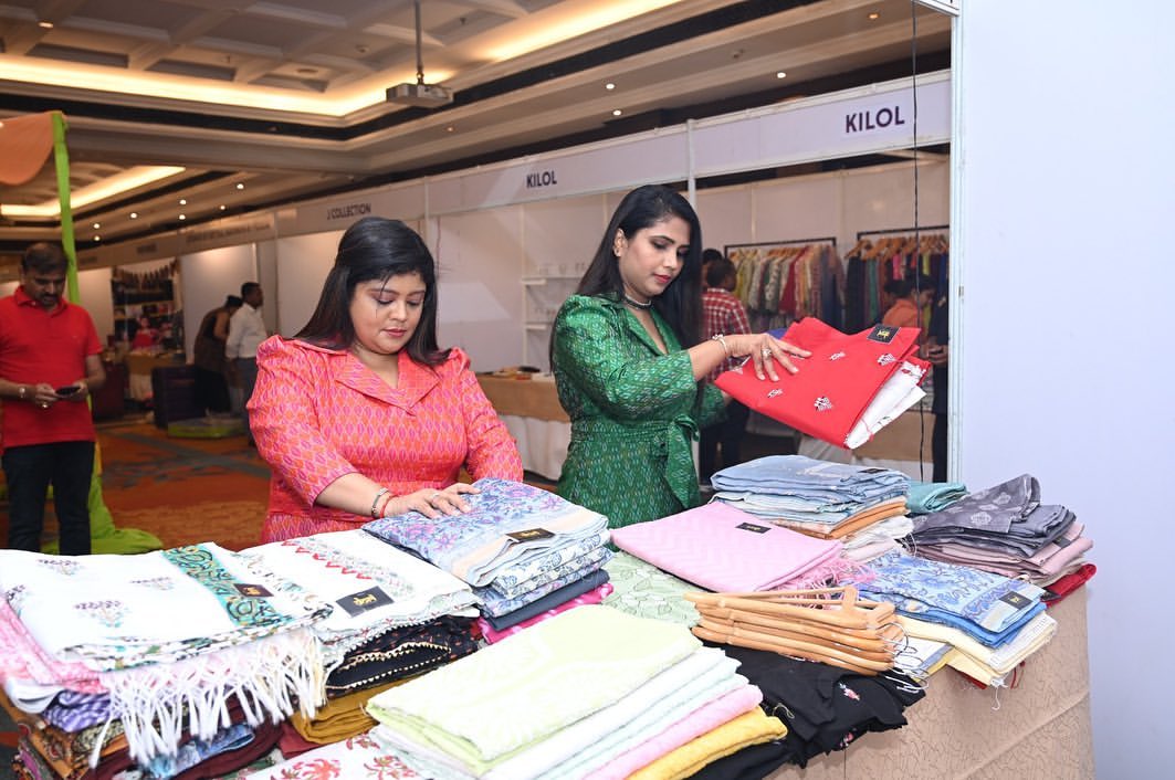 ficciflobbsr's tweet photo. #FLOBazaar on 1st Sep '23 showcased 22 amazing entrepreneurs in Handlooms, Handicrafts, Home décor etc. Inaugurated by FLO National President Smt. Sudha Shivkumar. This platform gave an opportunity to promote themselves to all GB members & others PAN India. #WomenEmpowerment https://t.co/3hItJR1Fu1