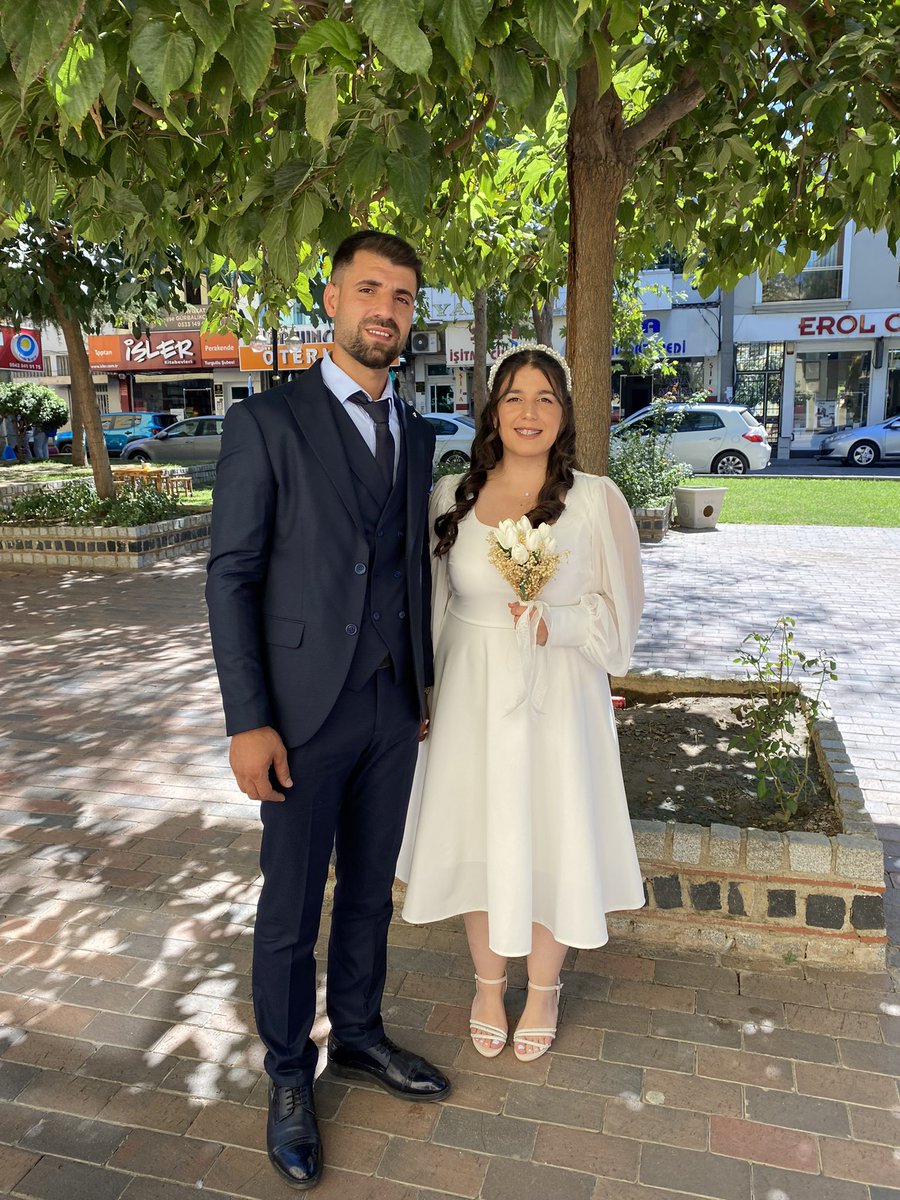 Benim için düşündüğünden de kıymetlisin iyi ki varsın iyi ki sen 🍀♥️