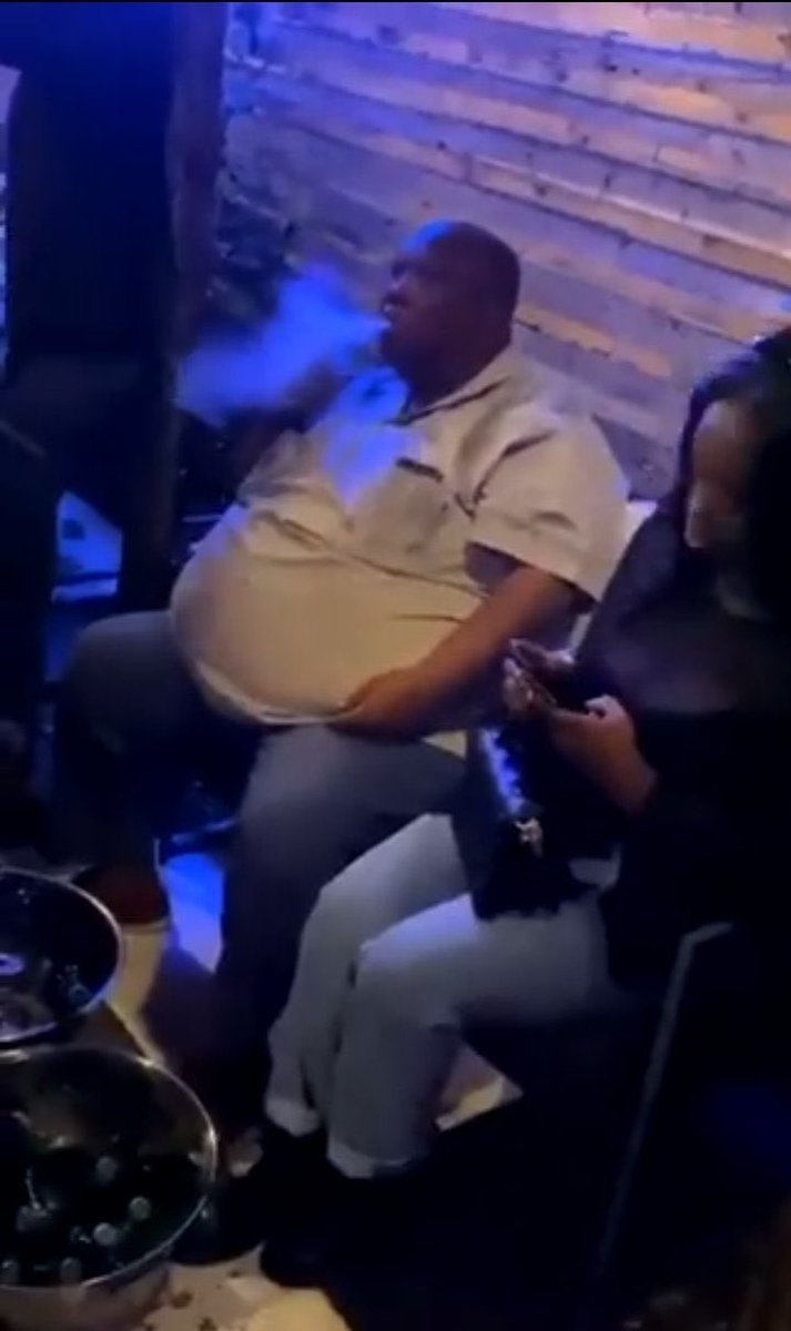 helit_rate's tweet photo. one of your fave influencers allegedly caught in the hotel with her sugar daddy 

video in the thread https://t.co/5yGR3eVFAD