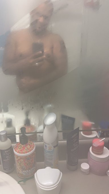Ooo steamyyyy shower 😘😈🥵 https://t.co/CBfXE288r8