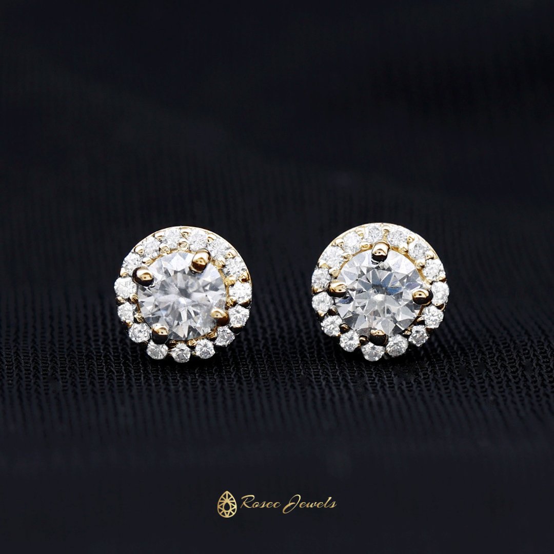 Elevate Your Elegance with Moissanite Halo Studs Earring💎✨

 #Moissaniteearring #studearring #moissanitejewelry #haloearring #roundcutearring #jewellery #studs #finejewelry #handmadejewelry #bridalearrings