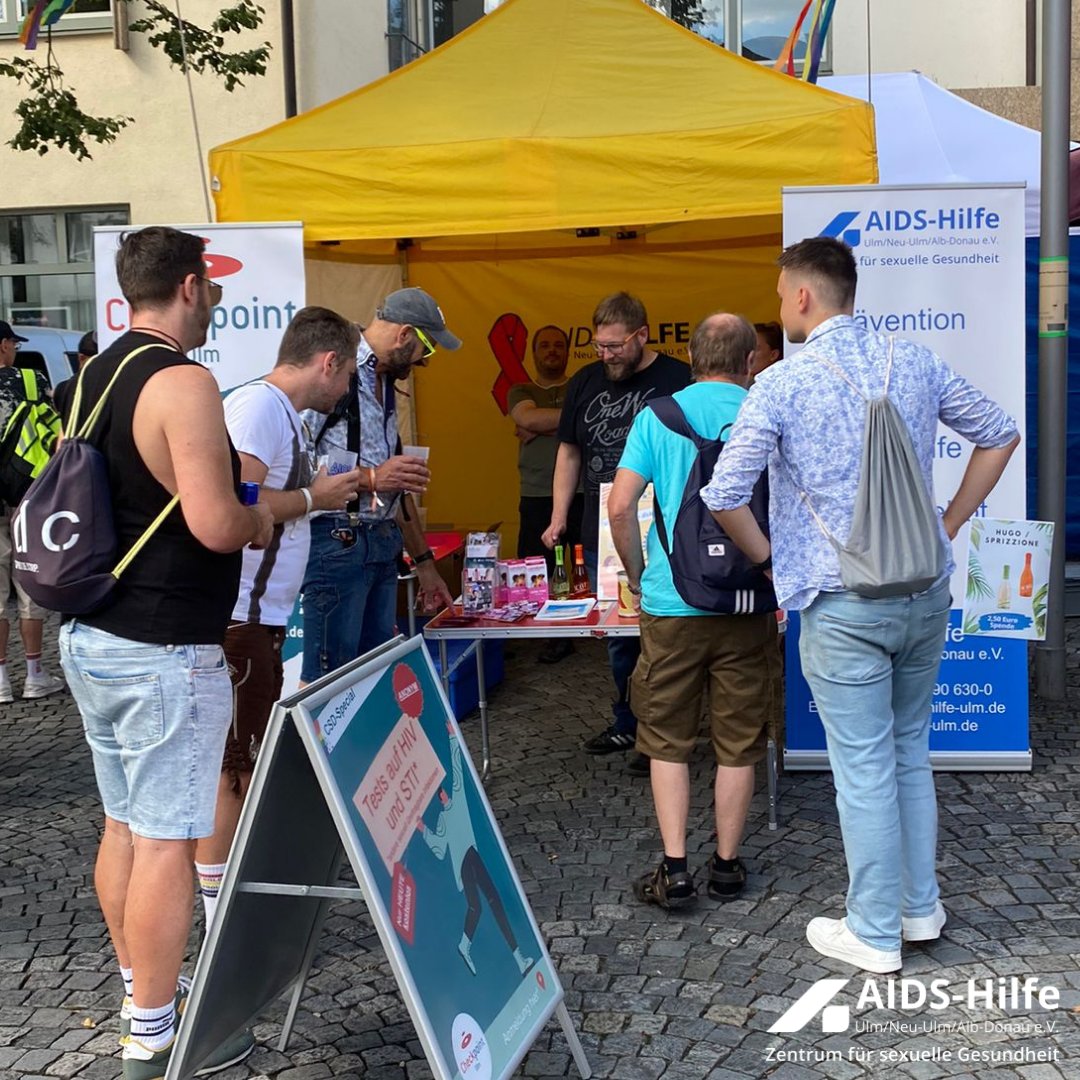 AIDSHilfeUlm's tweet photo. Auf Grund eines technischen Fehlers, hier erneut der Post zum CSD in Ulm!

Es war uns eine Freude ein Teil davon gewesen zu sein! https://t.co/UNSxtnQOPI