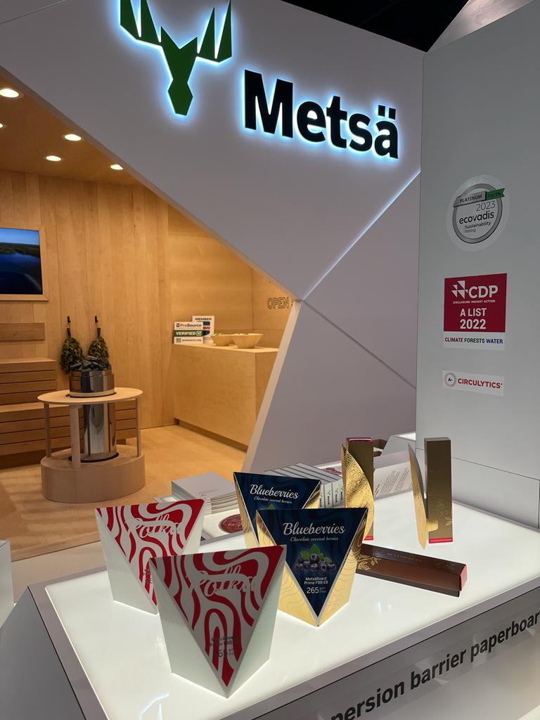 MetsaBoard's tweet image. Final day of @packexposhow is about start in Las Vegas. What a great time we have had so far! Join us at booth N-9216, explore our lightweight packaging solutions or take a breather at our sauna lounge. #packexpo2023 #sustainablepackaging #paperboard #packagingdesign