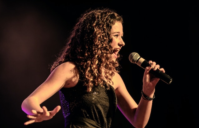 Warming up effectively before #singing is essential. But we're not just talking the moments before an #audition the weeks &amp; days before all matter too. Check out our top tips on getting the best out of your voice.
blog.stageagent.com/how-to-warm-up…
#vocalwarmup #blogpost #performer #singer