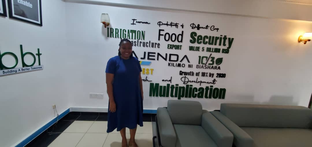 AmshaamshaF's tweet photo. Explored game-changing solar-agriculture potential today with Mr Enock Nyasebwa Chimagu, Director of Crop Development at the Ministry of Agriculture, Dodoma, and our team! ๐๐ฑ #SolarAg #Innovation https://t.co/C2usiPV4F3