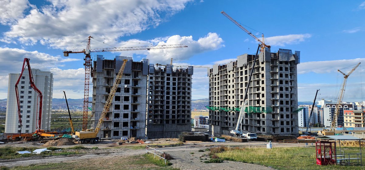 CivilOchiroo's tweet photo. Барилгачдын баярын мэнд https://t.co/h4iyYjR0Em