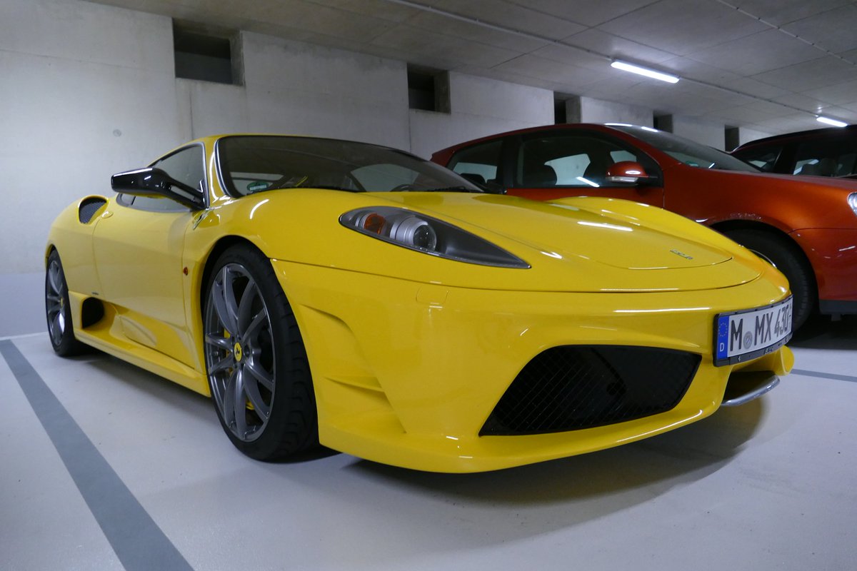 Primo34004's tweet photo. #yellowferrari https://t.co/DHBmMTqfBk