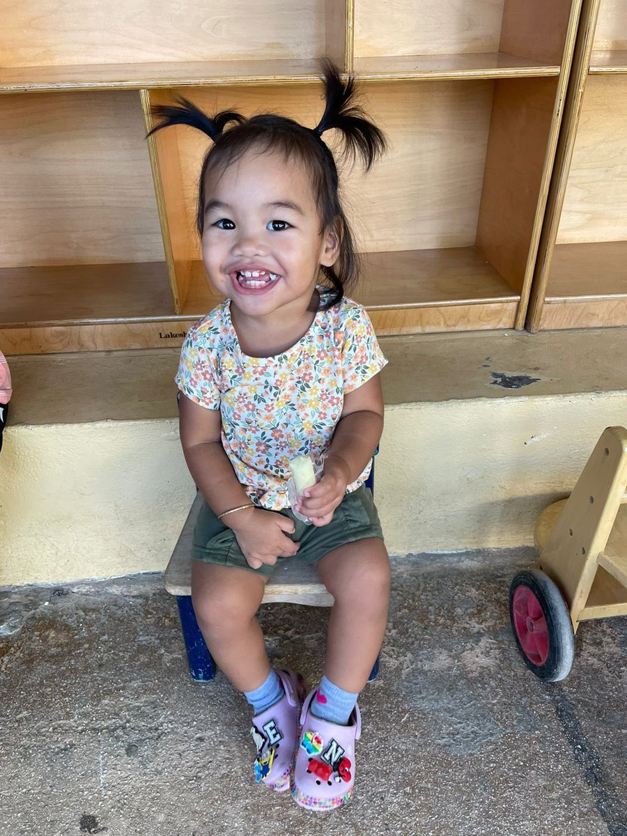 prod_ejay's tweet photo. Patiently waiting for my daddy to get me from school https://t.co/BpwGspnnTP
