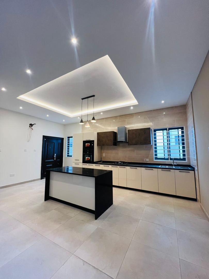 sheltermart's tweet photo. Four 4-Bedroom House for Sale at Lakeside
Location: Lakeside, Accra-Ghana
Price: $270,000 (Negotiable)
(Ghana Cedis Equivalent)
Property Details:
- All Rooms Ensuite
- Spacious Compound
- Outdoor Swimming Pool
- Indoor Jacuzzi
- Visitors Washroom
#ownahometoday https://t.co/fVKeaIrIZv