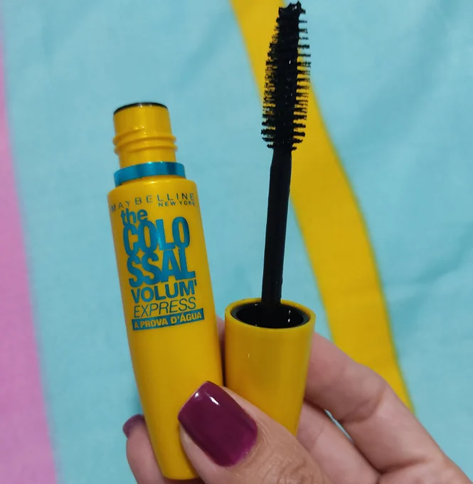 Máscara de Cílios The Colossal 36H à Prova D’água Preto, MAYBELLINE