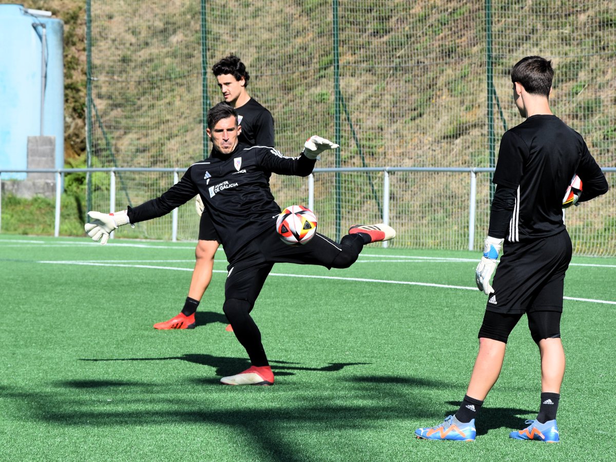 S.D. Compostela (@sd_compostela) on Twitter photo 💪 TRABALLO DURO PARA SEGUIR GAÑANDO!!!
⚔️ Volta aos adestramentos cunha sesión no Sergas para adaptarse á herba artificial!!!
🙌 Intensidade máxima para preparar o duelo do sábado ante o <a href="/CDCovadonga/">CD Covadonga</a>, no que buscaremos o segundo triunfo seguido!!!
#CovadongaCompos 💪 TRABALLO DURO PARA SEGUIR GAÑANDO!!!
⚔️ Volta aos adestramentos cunha sesión no Sergas para adaptarse á herba artificial!!!
🙌 Intensidade máxima para preparar o duelo do sábado ante o <a href="/CDCovadonga/">CD Covadonga</a>, no que buscaremos o segundo triunfo seguido!!!
#CovadongaCompos