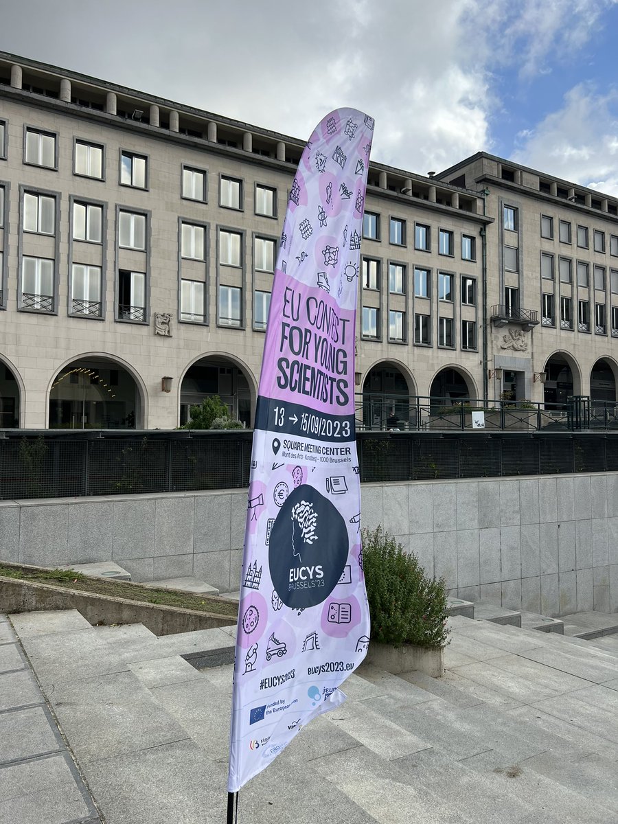erikp0st's tweet photo. Visiting #eucys2023. Great to see all interesting topics, especially “Cooling solar panels in the Sahara with the use of hydrogel” by Joost and David 😀 https://t.co/HLLgcur3Ol