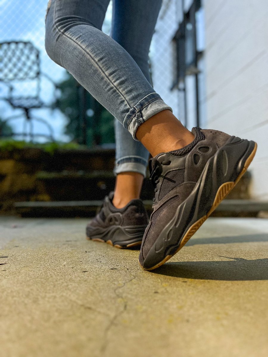 #KOTD : Yezzy Boost 700 ‘Black Utility’ 🐦‍⬛🐦‍⬛

Happy Wednesday Everyone 😊
I hope y’all are having an amazing week 💕

#adidas #adidasconfirmed #atmoscollectorsclub #Confirmed #kicks #kotd #PhotographyIsArt #yeezys #yoursneakersaredope