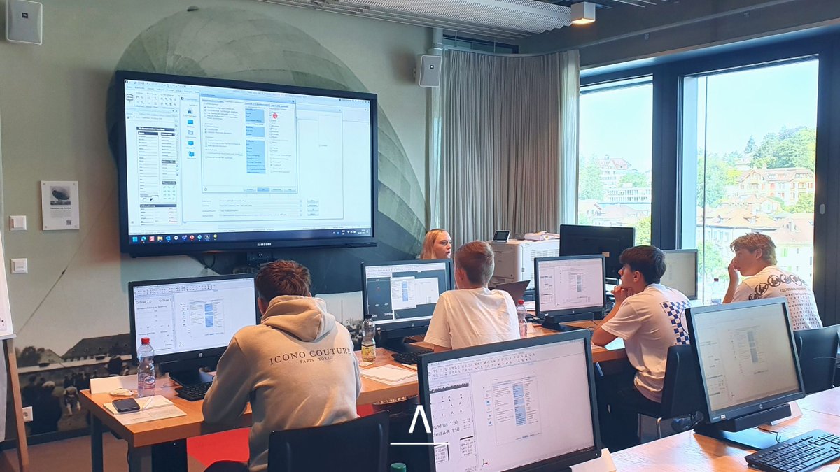 AllplanSchweiz's tweet image. 👉 Lehrlings-StartUp Ingenieurbau, Bern 👨‍🏫

Auch in Bern durften wir die Lernenden auf eine erfolgreiche Ausbildungszeit mit Allplan vorbereiten. 🧠🚀

#allplanschweiz #allplan #bimplus #startups #Bauwesen #Weiterbildung #Zukunftssicher