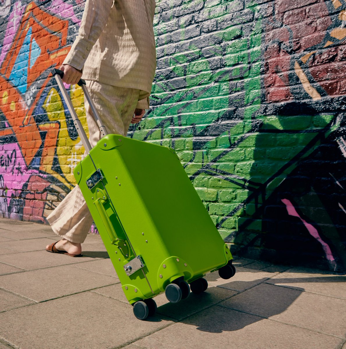 globe_trotterUK's tweet photo. Introducing our latest Pop Colour collection, designed to carry you on a journey that transcends seasons.

Parrot Green and Flamingo are available online and in-store with Pastel Blue available for pre-order at https://t.co/LU02CZs92G

#PopColour
#GlobeTrotter1897 https://t.co/2AOPrk0sS8