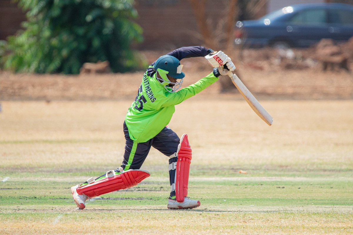 zimbabwewomen's tweet photo. #2ndonedayer | INNINGS BREAK
Southerns 246-9 after 50 overs
Nyasha Gwanzura 69, Ashley Ndiraya 65, Chipo Mugeri Tiripano 41 ; Kelis Ndhlovu 3-34, Nomvelo Sibanda 2-52, Nomatter Mutasa Zitambi 2-53
Live ball-by-ball coverage on the Zimbabwe Cricket App.
#NORWSOUW | #ZCWomen https://t.co/pjpReQnJ3U